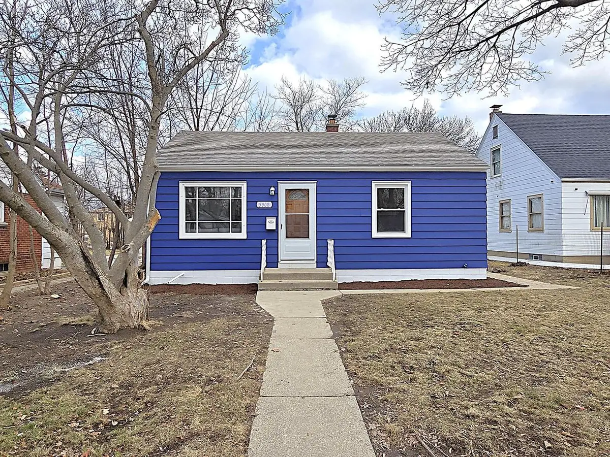 5908 N 32nd STREET, Milwaukee, WI 53209 - #1