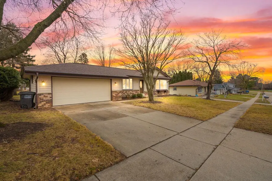 1525 River Highlands DRIVE, Oconomowoc, WI 53066 - #2