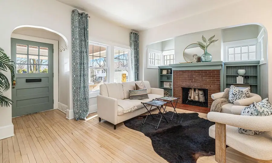 3553 N Maryland AVENUE, Shorewood, WI 53211 - #2