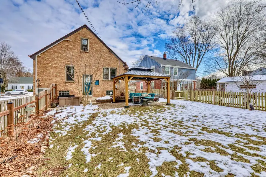 5739 S 113th STREET, Hales Corners, WI 53130 - #2