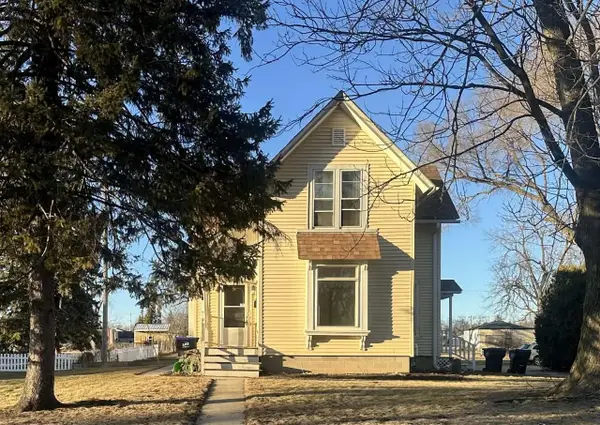 10 Prescott STREET, Elkhorn, WI 53121