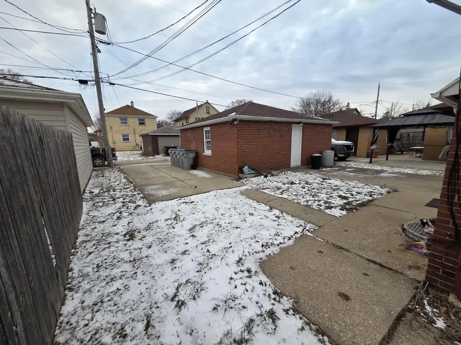 4089 N Montreal STREET, Milwaukee, WI 53216 - #3