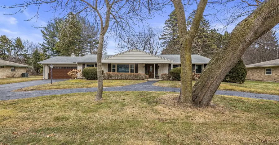 5023 Valley TRAIL, Wind Point, WI 53402 - #3