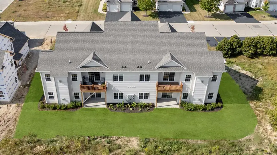 1874 Woodland WAY #433-3, Slinger, WI 53086 - #3