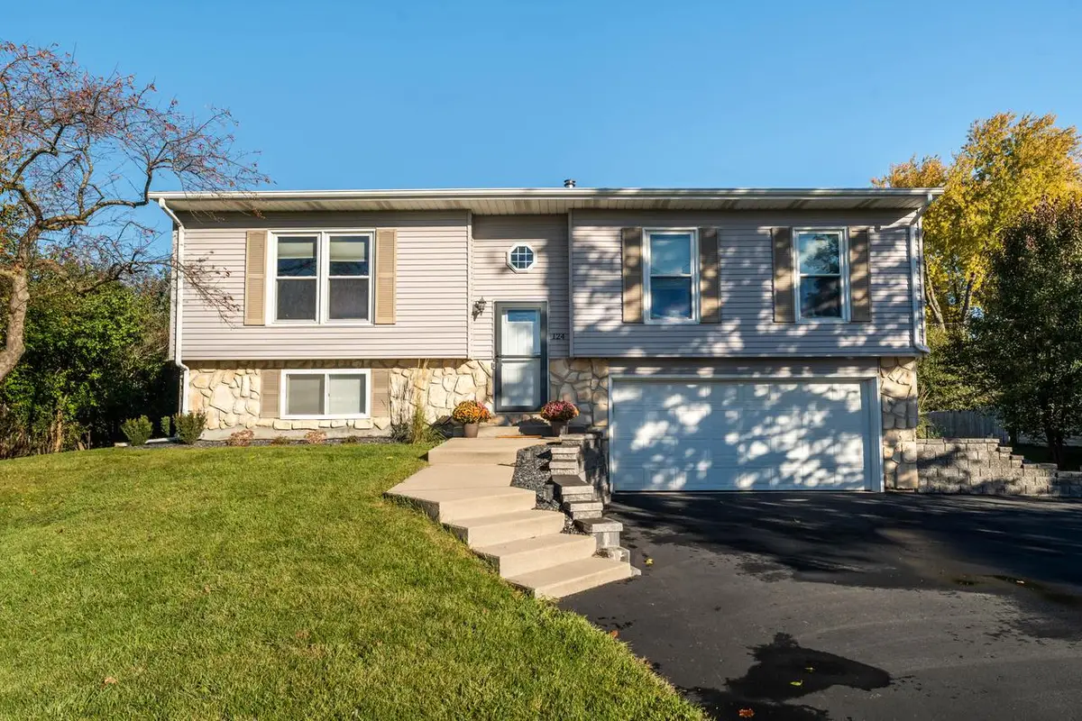 124 E Monroe AVENUE, Hartford, WI 53027 - #1