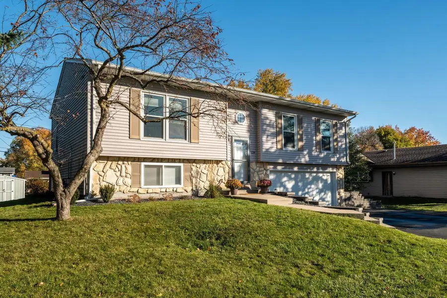 124 E Monroe AVENUE, Hartford, WI 53027 - #2