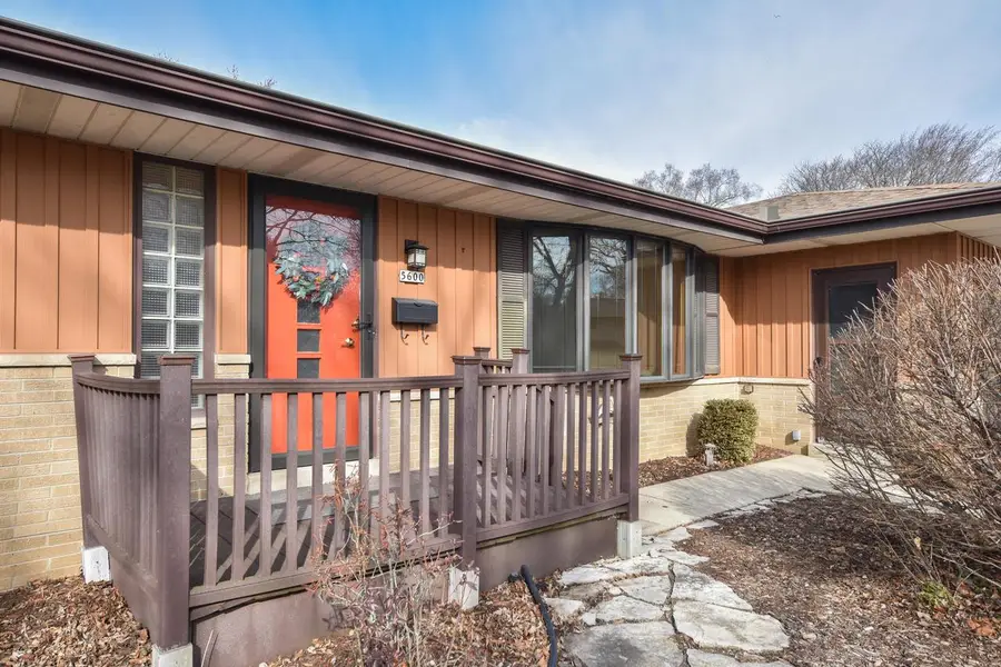 5600 Lakeview DRIVE, Greendale, WI 53129 - #3