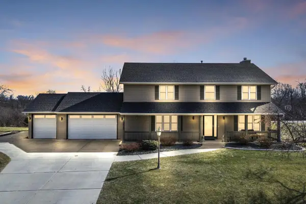 10446 S George DRIVE, Oak Creek, WI 53154