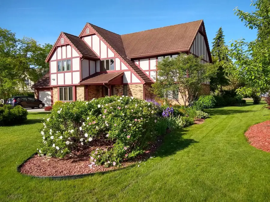 12605 N St Anne LANE, Mequon, WI 53092 - #3