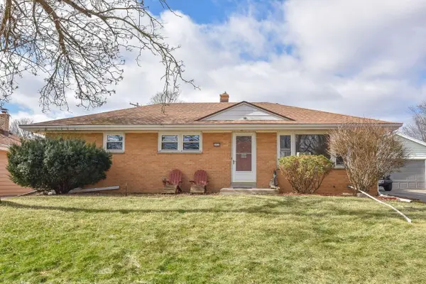1927 N 118th STREET, Wauwatosa, WI 53226