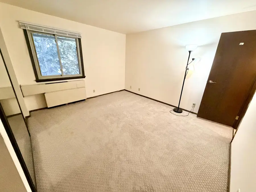 10810 W Donna DRIVE, Milwaukee, WI 53224 - #3