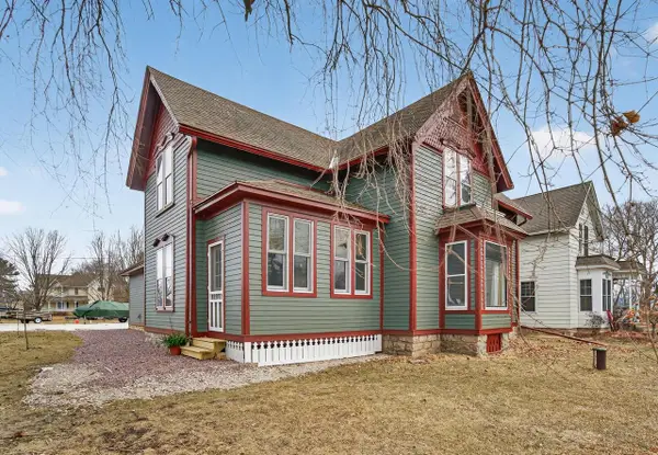 35214 Washington AVENUE, Burlington, WI 53105