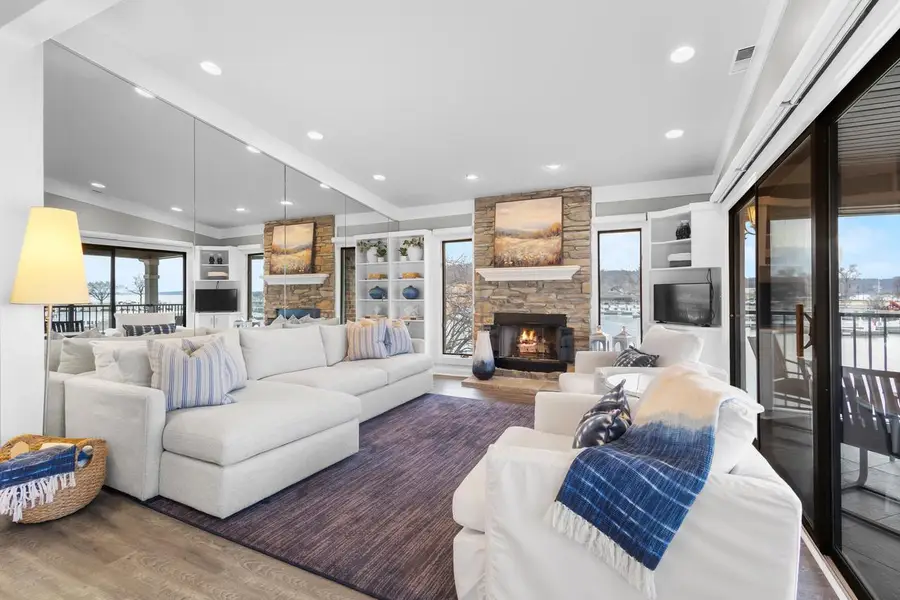 12 Abbey Villa CIRCLE #B, Fontana, WI 53125 - #2