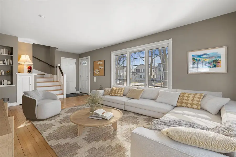 4776 N Hollywood AVENUE, Whitefish Bay, WI 53211 - #2