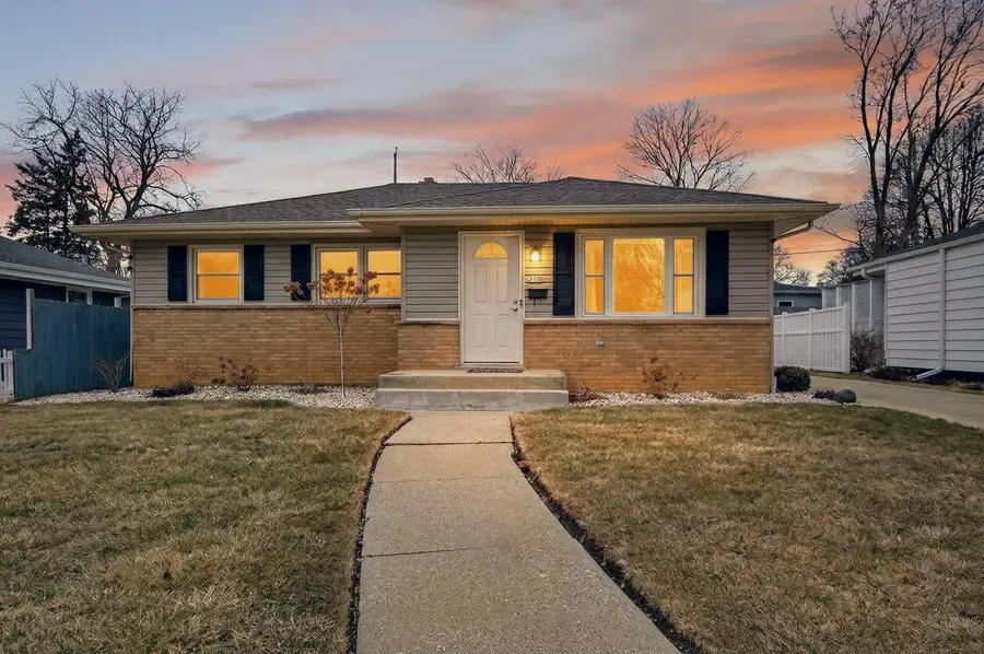 3138 Barbara DRIVE, Racine, WI 53404 - #3