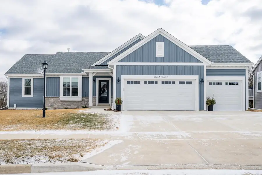 N174W20632 Laurel Springs CIRCLE, Jackson, WI 53037 - #2