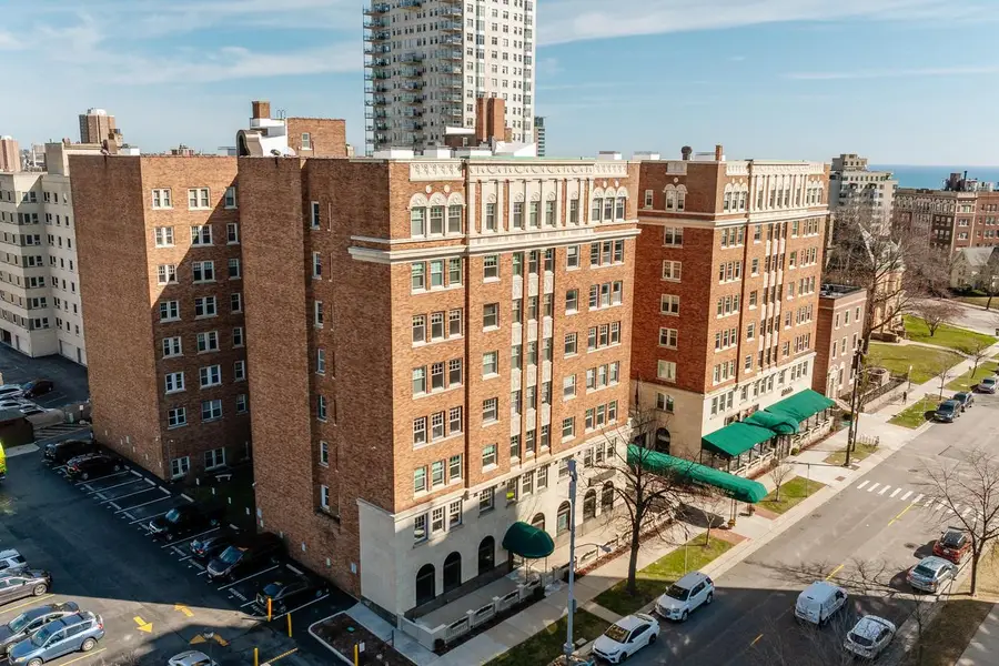 1028 E Juneau AVENUE #220, Milwaukee, WI 53202 - #3