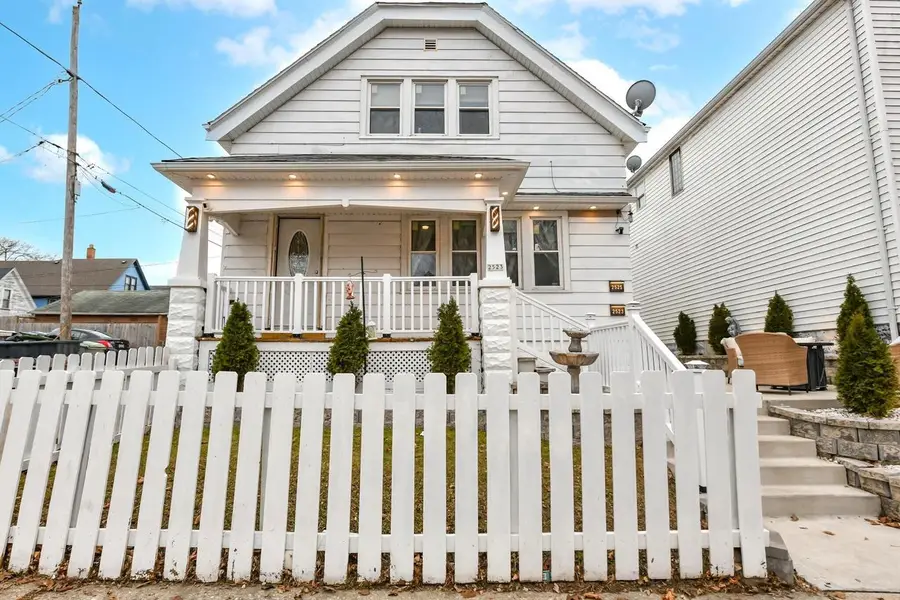 2523 W Maple STREET #2525, Milwaukee, WI 53204 - #3