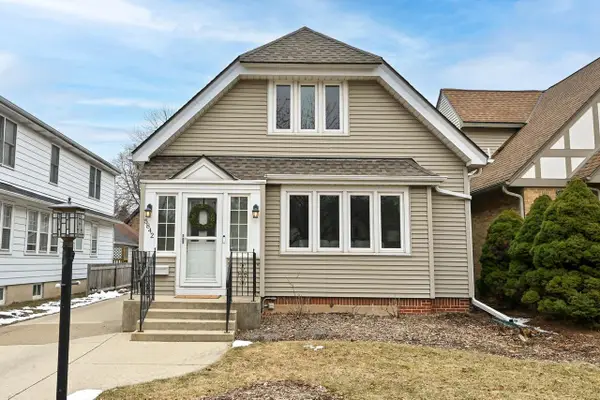 5842 N Bay Ridge AVENUE, Whitefish Bay, WI 53217