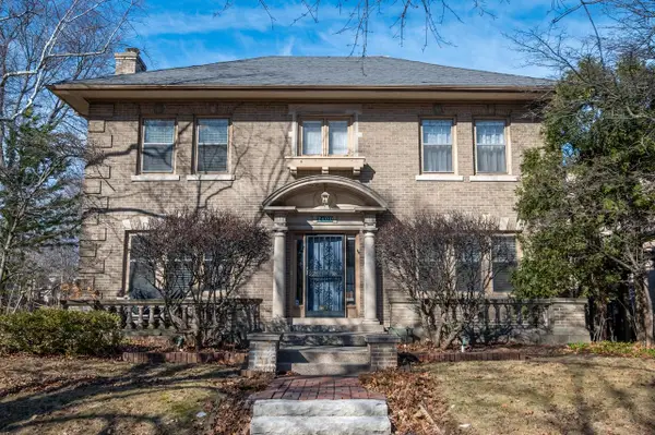 2400 E Newton AVENUE, Shorewood, WI 53211