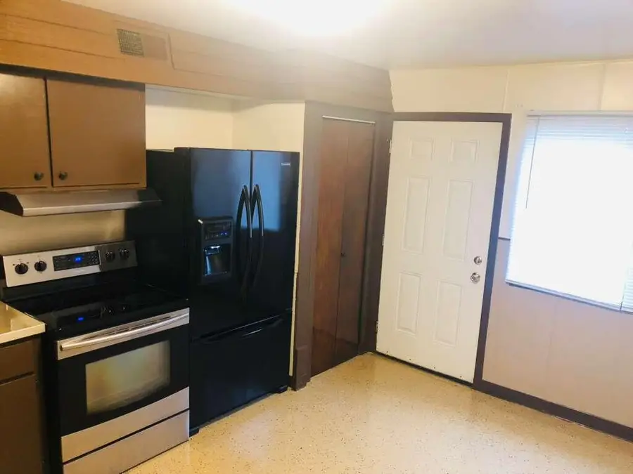 8901 N Swan ROAD #D, Milwaukee, WI 53224 - #2