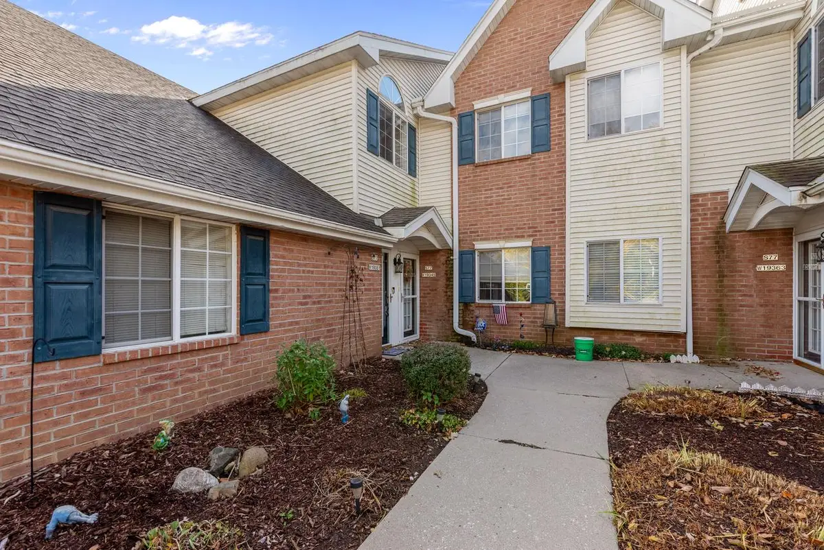 S77W19351 Lakewood DRIVE, Muskego, WI 53150 - #1