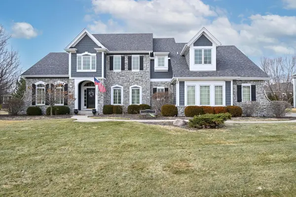 1260 Four Winds WAY, Hartland, WI 53029