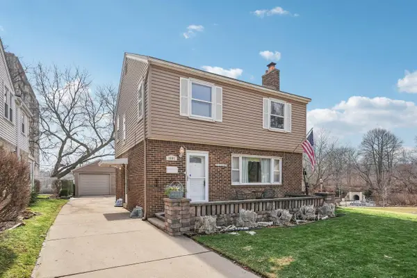 1601 E Menlo BOULEVARD, Shorewood, WI 53211