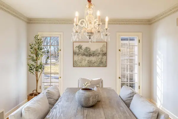 4665 N Ardmore AVENUE, Whitefish Bay, WI 53211