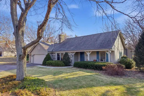 7453 Devonshire DRIVE, Cedarburg, WI 53012