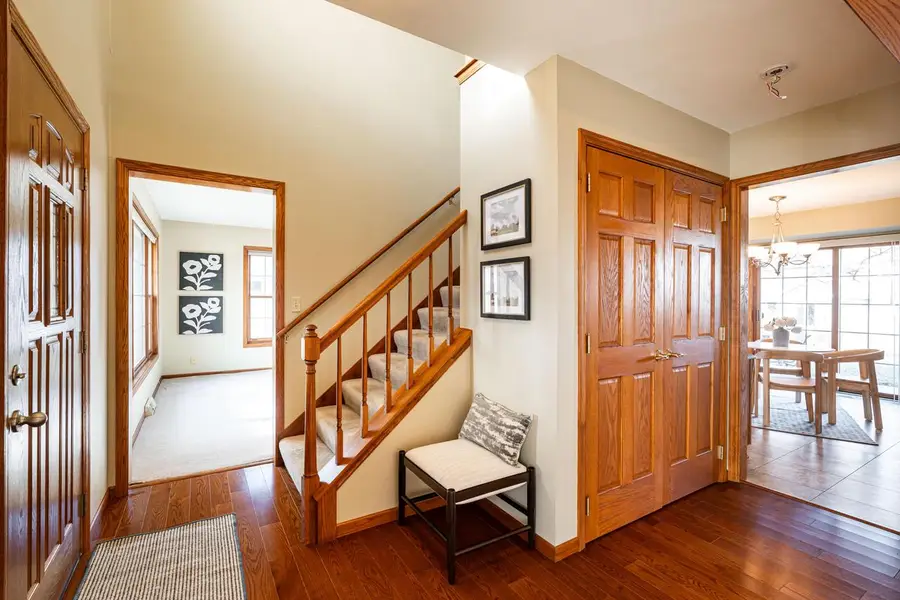 8850 W Lake Pointe CIRCLE, Franklin, WI 53132 - #2