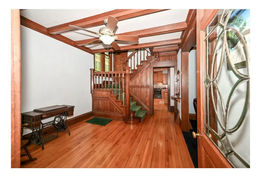 2834 N Hackett AVENUE, Milwaukee, WI 53211 - #2