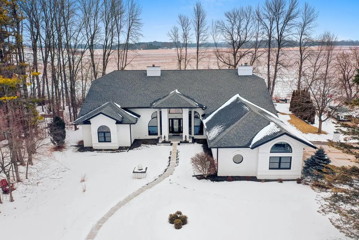 402 Wild Oak DRIVE, Manitowoc, WI 54220 - #1