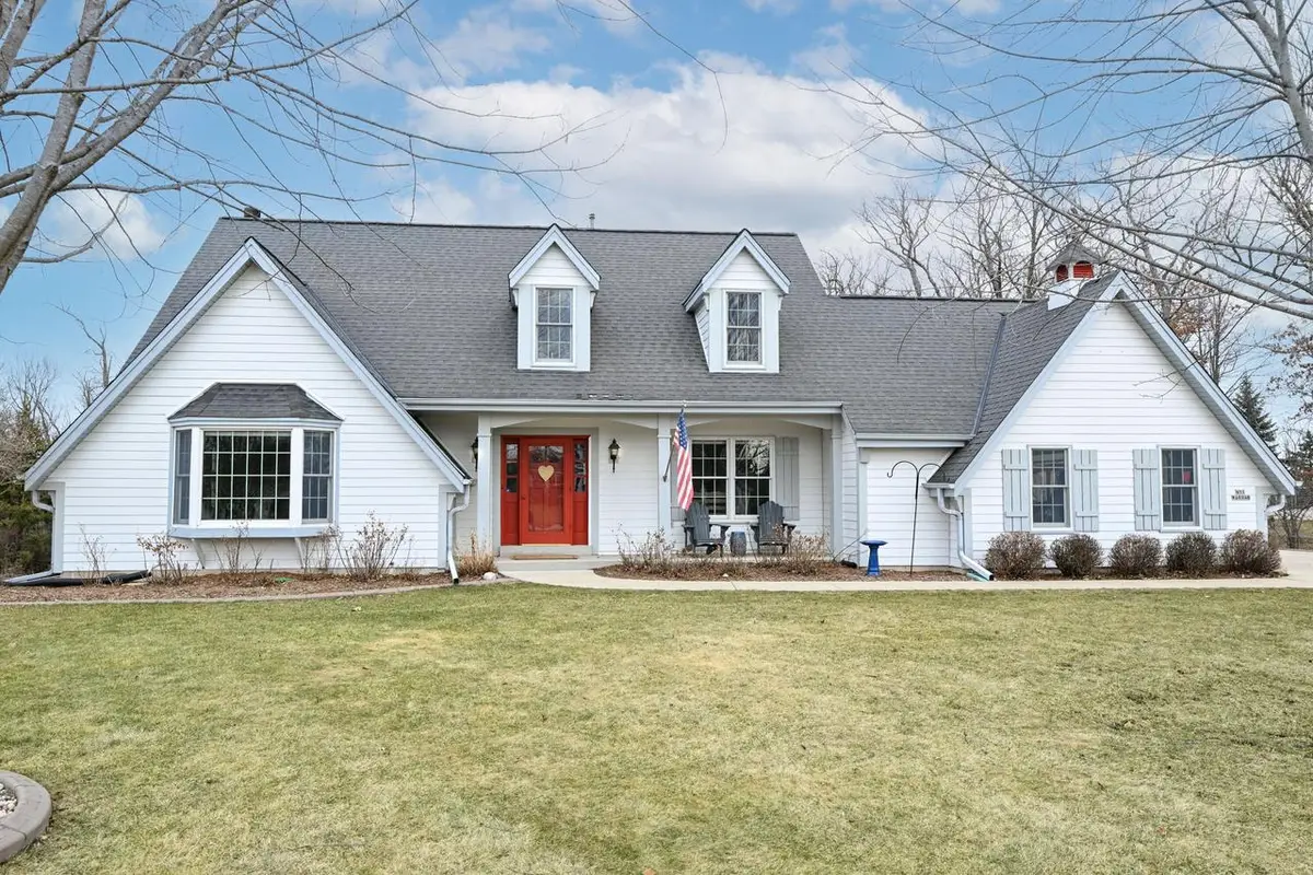 N51W16948 Fair Oak PARKWAY, Menomonee Falls, WI 53051 - #1