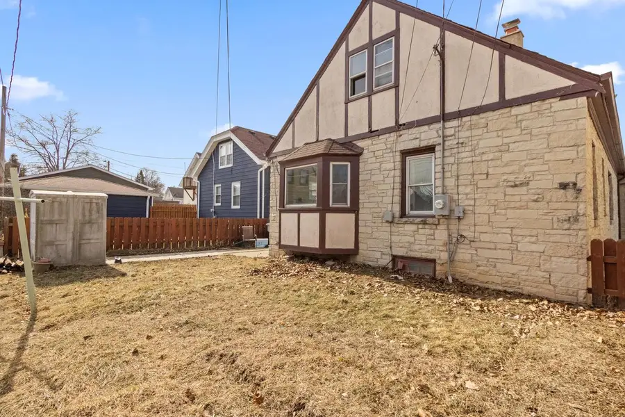 3620 S Howell AVENUE, Milwaukee, WI 53207 - #3