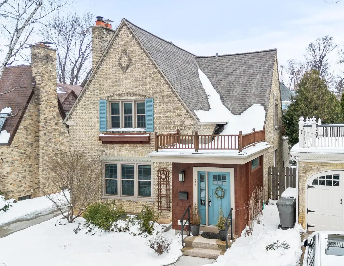 722 E Carlisle AVENUE, Whitefish Bay, WI 53217 - #1