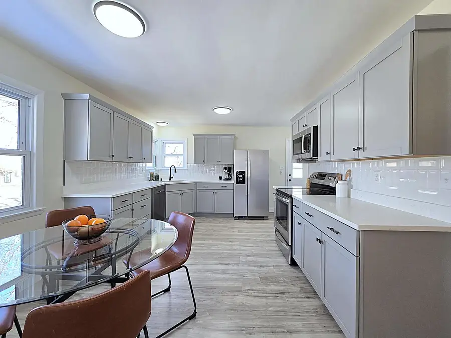 4448 S Lake DRIVE, Cudahy, WI 53110 - #2