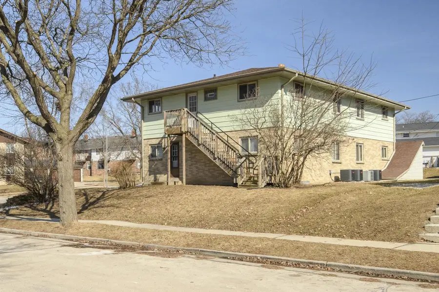 325 Sentinel DRIVE, Waukesha, WI 53189 - #3