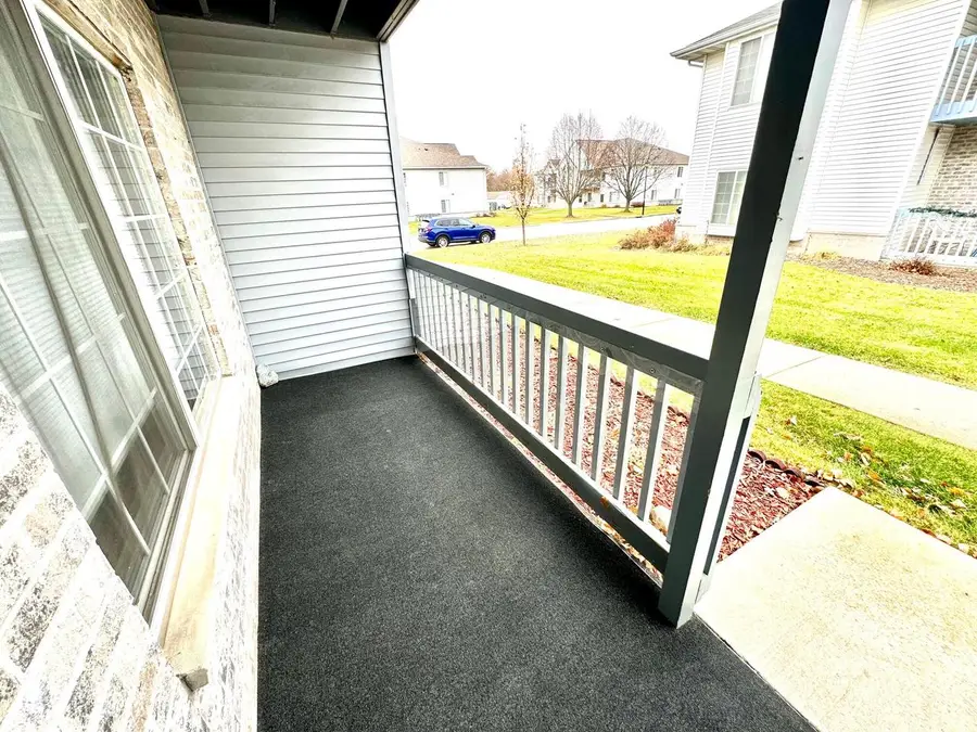 907 Fox Creek DRIVE #2, Watertown, WI 53098 - #3