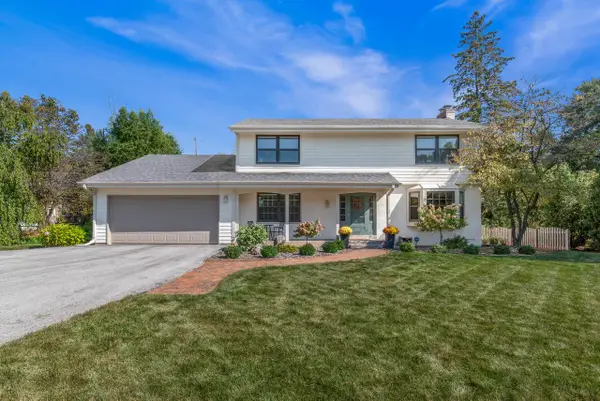 9062 N Lake DRIVE, Bayside, WI 53217