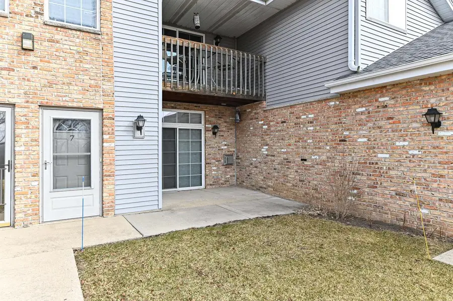 401 W Aspen DRIVE #7, Oak Creek, WI 53154 - #2