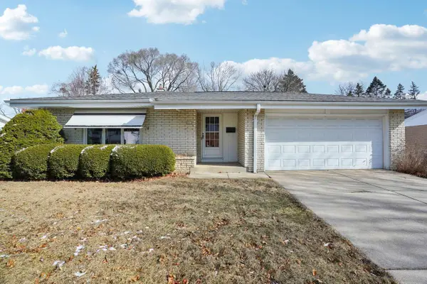 8840 W Cheyenne STREET, Milwaukee, WI 53224