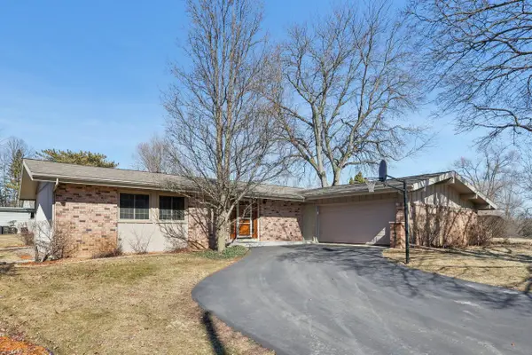 33810 Lynn LANE, Burlington, WI 53105