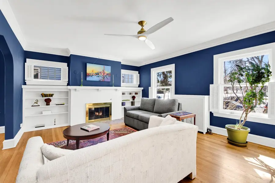 2512 E Edgewood AVENUE, Shorewood, WI 53211 - #2