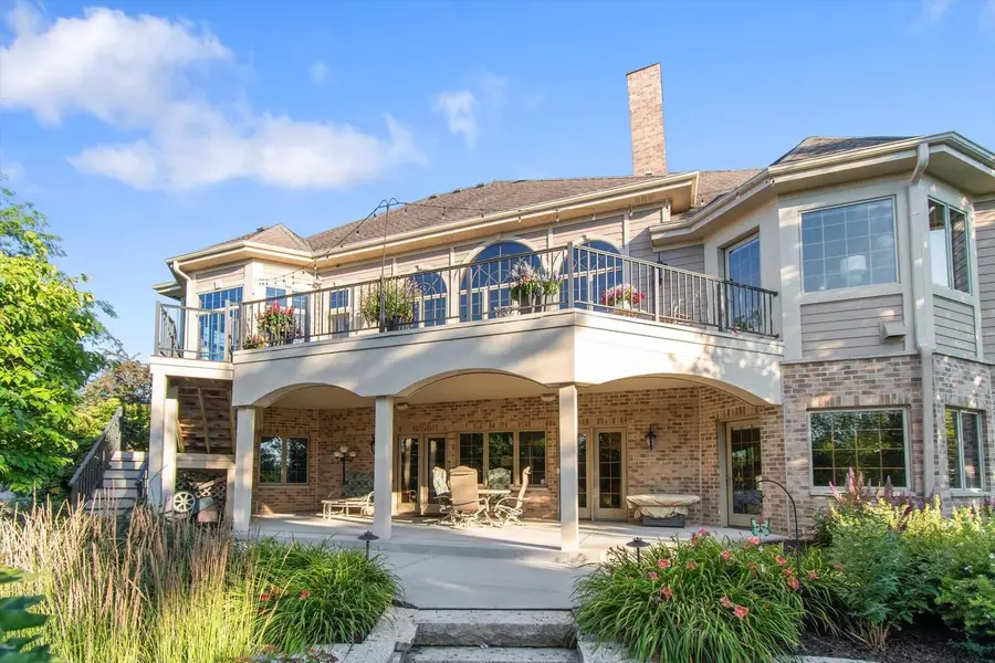 1240 Mary Hill CIRCLE, Hartland, WI 53029 - #2