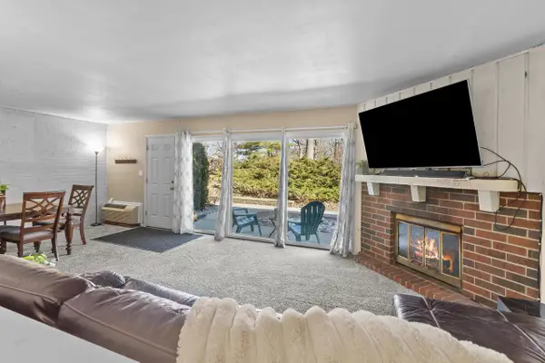 92 Red Chimney ROAD #3, Lake Geneva, WI 53147