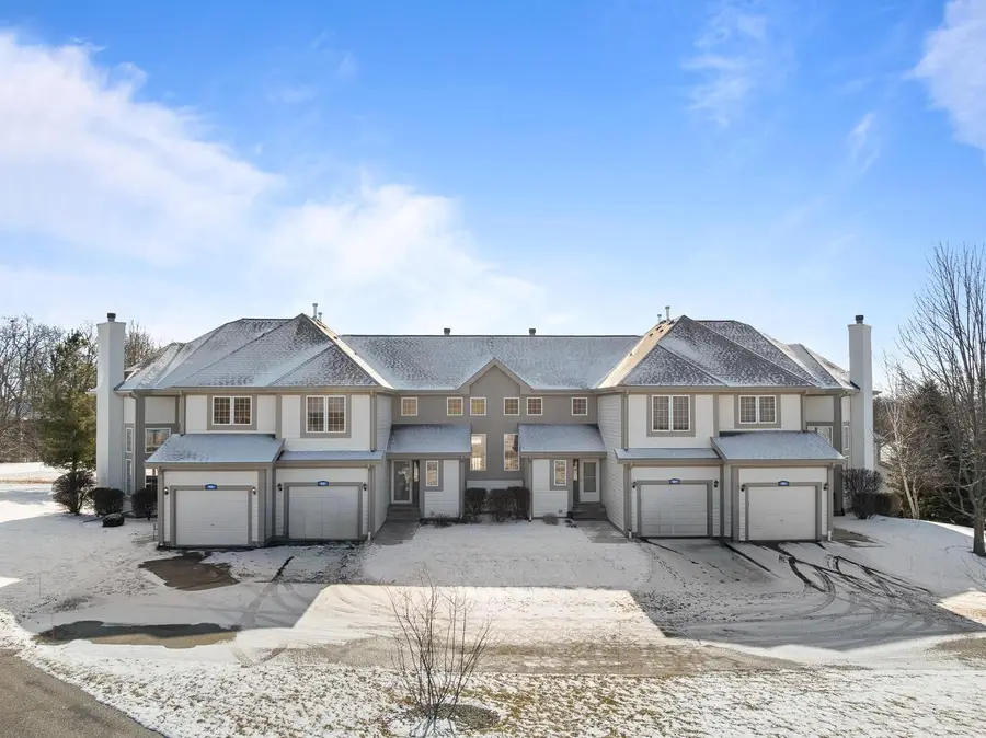 1853 Woodland CIRCLE #12-01, Lake Geneva, WI 53147 - #2