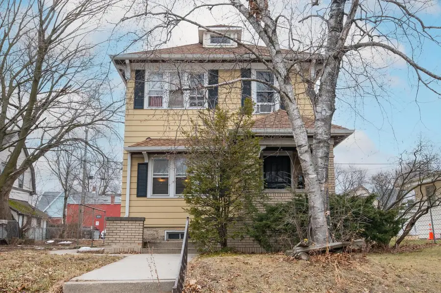 2715 N Humboldt BOULEVARD, Milwaukee, WI 53212 - #2