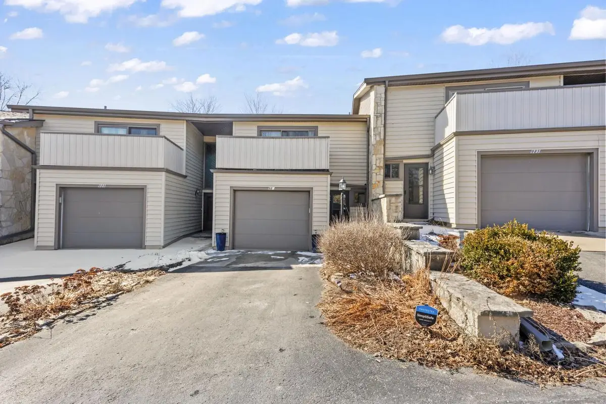 987 Lake Country COURT, Oconomowoc, WI 53066 - #1