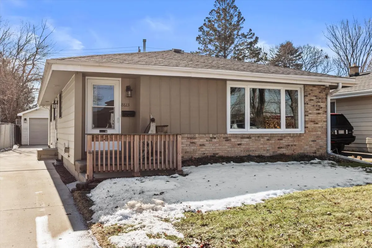 8613 W Schlinger AVENUE, West Allis, WI 53214 - #1